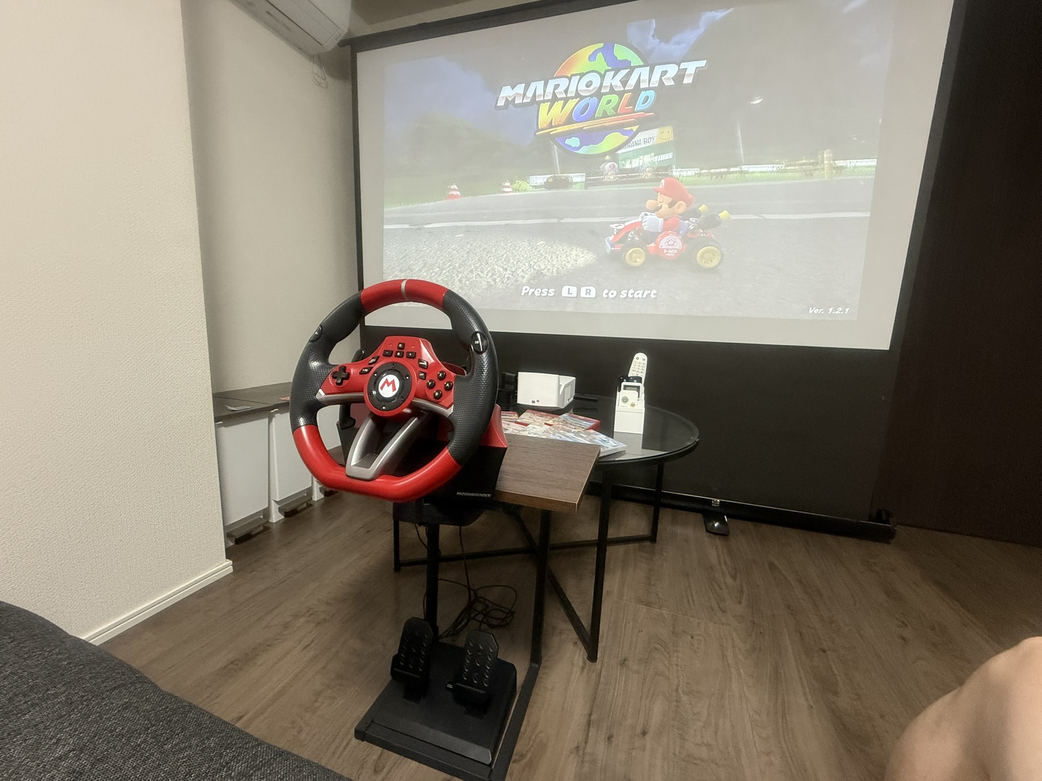 100インチシアターでの晩酌＆ゲームナイト（箱根貸切ステイ）